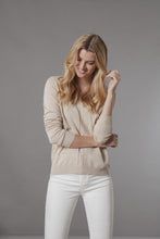 Load image into Gallery viewer, Culture CUannemarie V-neck-Warm Sand Melange-Fi&amp;Co Boutique
