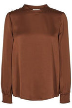 Load image into Gallery viewer, Kaffe KAthea Blouse-Tortoise Shell-Fi&amp;Co Boutique
