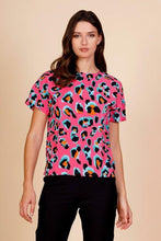 Load image into Gallery viewer, Minueto Pink Leo Top-Pink-Fi&amp;Co Boutique
