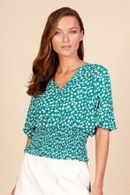 Load image into Gallery viewer, Minueto Teresa Top-Green-Fi&amp;Co Boutique
