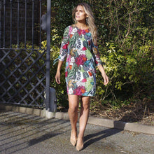 Load image into Gallery viewer, Vilagallo Agnes Dress-Nilsson Print-Fi&amp;Co Boutique
